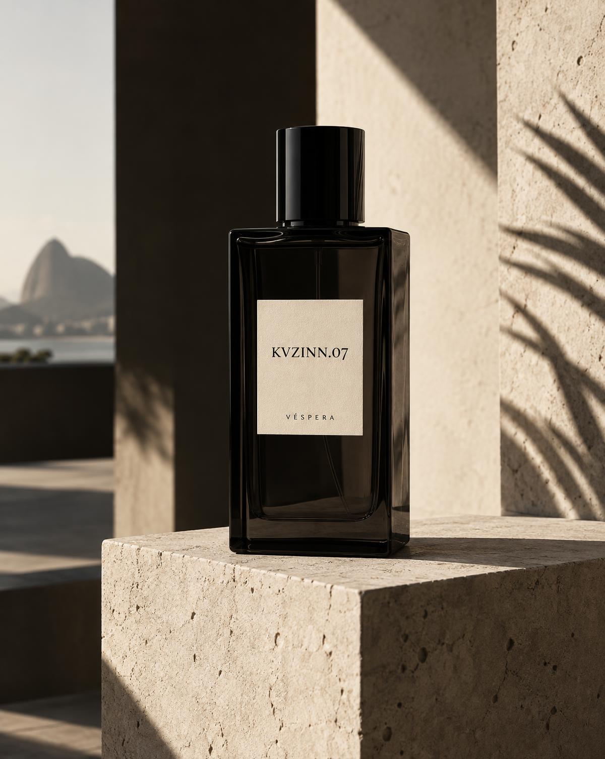 Frasco do perfume Véspera
